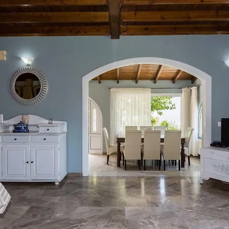 Villa Yialos *